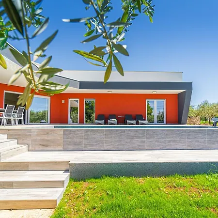 Modern With Pool And Terrace In Villa Krnica