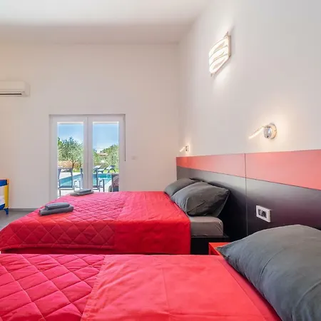 Modern With Pool And Terrace In Krnica