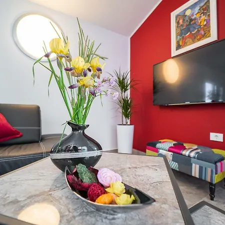 Villa Modern With Pool And Terrace In *