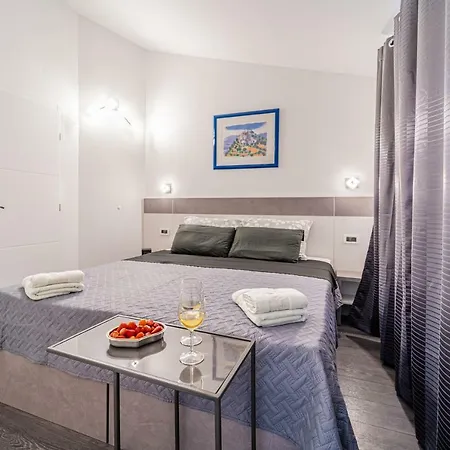Modern With Pool And Terrace In Villa Krnica